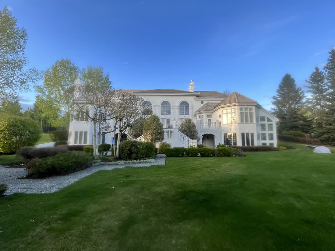 SudBuds window cleaning in Calgary